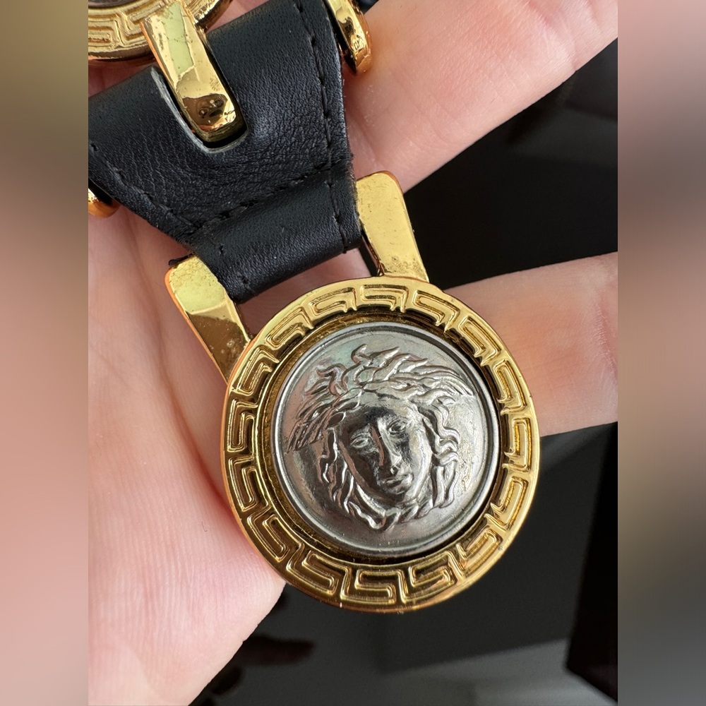 LOT 1435 24K gold plated Versace key ring - Picture 12 of 15